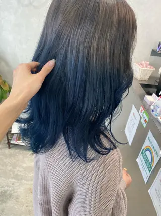 ロング カラー オリーブ/アッシュ やわらか透明感カラーのヘアスタイル