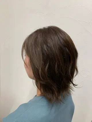 ミディアム 三好 羽美のヘアスタイル