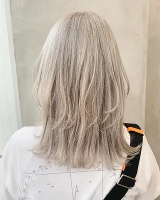 セミロング カラー 🐝 hachi🐝のヘアスタイル