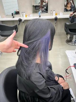 ミディアム 寒色/ベージュヘア ブリーチありMiOのヘアスタイル