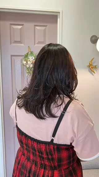 ミディアム カラー 藤田 七海のヘアスタイル