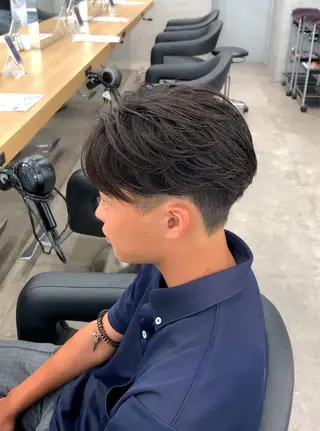 ミディアム パーマ ヘアアレンジ メンズ 🔥ニュアンス フェザー小林海斗🔥のヘアスタイル