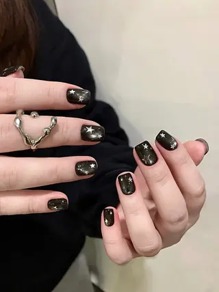 ネイル MQueen ネイルサロンのネイルデザイン