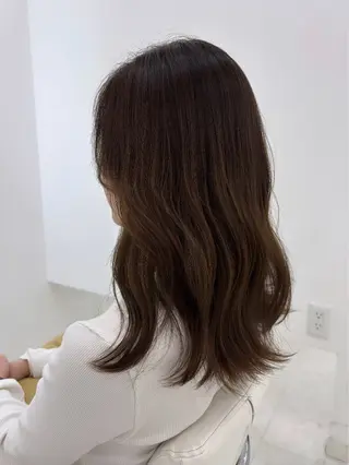 ミディアム カラー 【aini天王寺】 𝐚𝐢𝐫𝐢✂︎のヘアスタイル