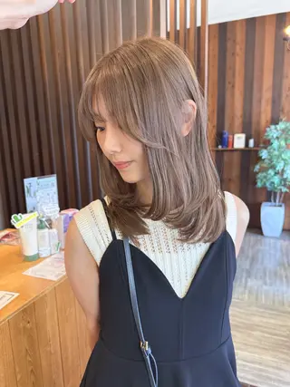 セミロング カラー 具志 正太のヘアスタイル
