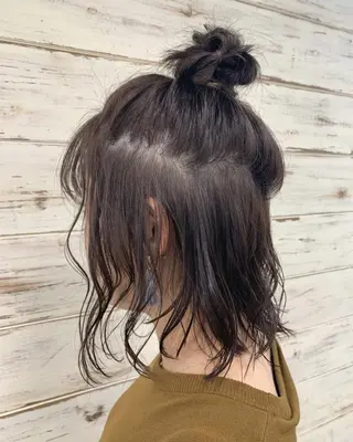 ミディアム カラー ヘアアレンジ イワタ マハ/ minim hairのヘアスタイル