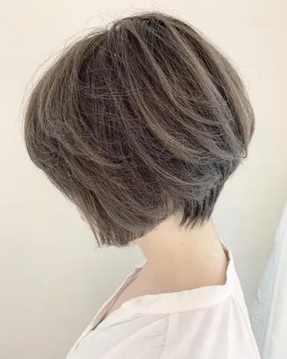 ミディアム レイヤーカット 川田くるみのヘアスタイル