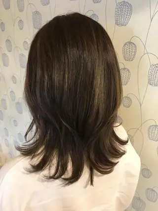 ミディアム 坂井 千穂のヘアスタイル