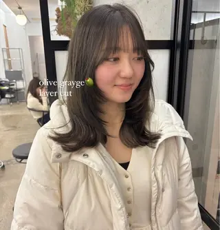 ミディアム カラー オリーブベージュ きょうかのヘアスタイル