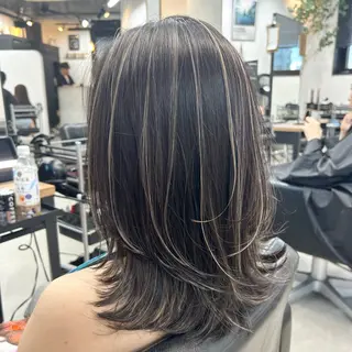 ミディアム カラー RYOSUKE ハイトーンのヘアスタイル