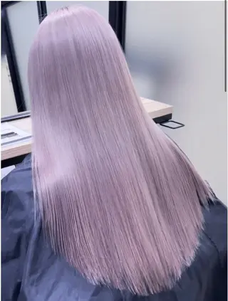 カラー 黒染め落とし ムラ修正　ハイトーンのヘアスタイル