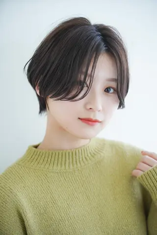 ショート ブリーチなし透明感 カラー✨山仲絢圭のヘアスタイル