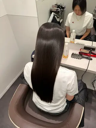 セミロング 美髪特化✨ 伊織✨縮毛矯正✨のヘアスタイル