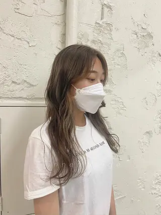 ロング カラー ハイトーン🦢 Natsumiのヘアスタイル
