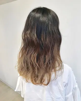 ミディアム カラー Miru by INCE HAIRのヘアスタイル