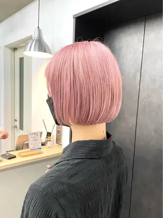 ショート カラー カット・ブリーチ TAIGAのヘアスタイル