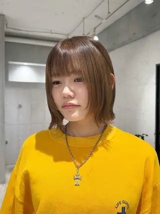 ショート あんな🦋レイヤー カット/透明感カラーのヘアスタイル
