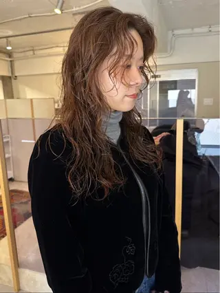 ロング パーマ くすみカラー/海外 レイヤー/ ローレンのヘアスタイル