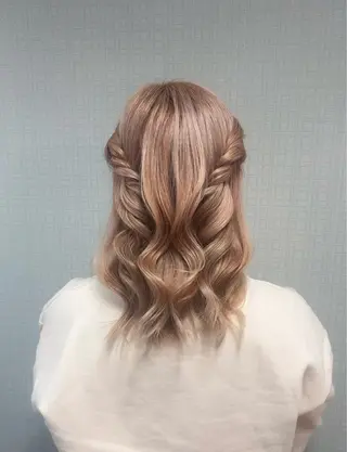 ミディアム ヘアアレンジ ココシャル miranoのヘアスタイル
