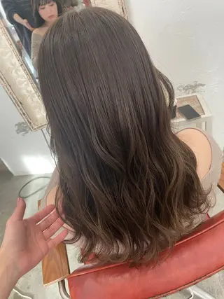 ロング fio マナミのヘアスタイル