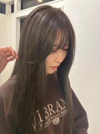 カラー 髙木 藍紗のヘアスタイル