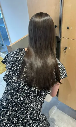 ロング パーマ Kasumi | くすみブラウン×渋谷のヘアスタイル