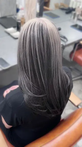 カラー nico麻生 加賀谷 すみれのヘアスタイル