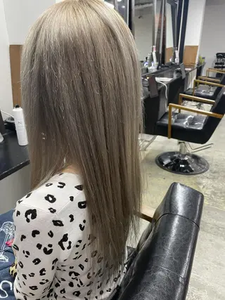 ロング カラー 林 真那のヘアスタイル