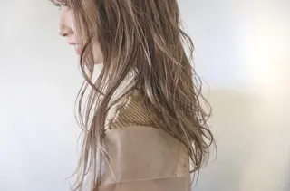 セミロング 金井愛華 【monolith】のヘアスタイル