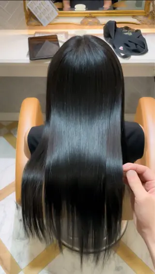 ロング 美髪縮毛矯正🩶 髪質改善/Shinaのヘアスタイル