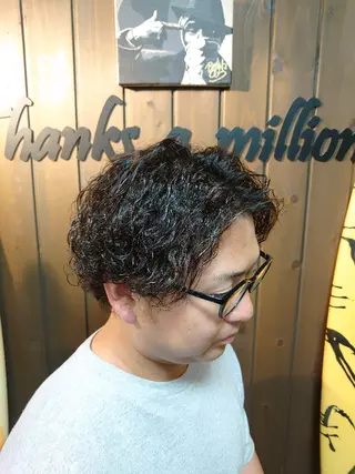 パーマ メンズ 岡林 選のヘアスタイル