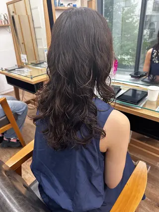 ロング カラー パーマ ヘアアレンジ メンズ キッズ レイヤーカット 🌿透け感カラーのヘアスタイル