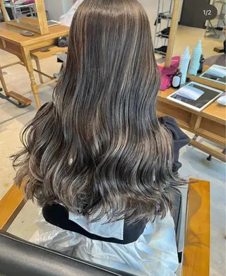 カラー MATTY azusaのヘアスタイル