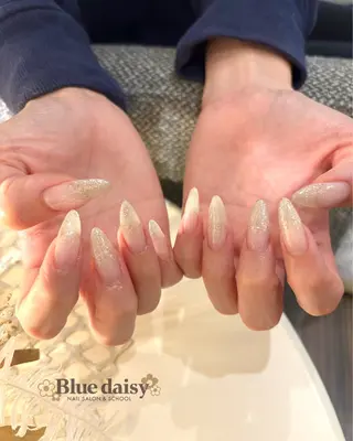 ネイル Blue daisy 栄本店のネイルデザイン