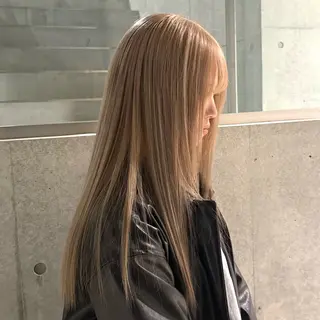 カラー RINA .のヘアスタイル