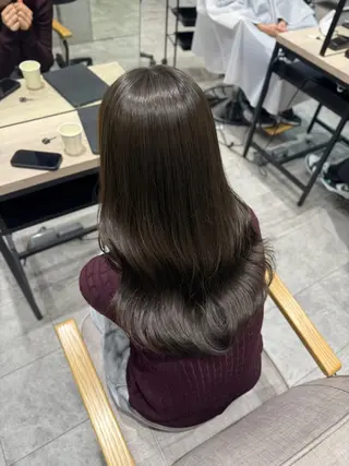 セミロング カラー ヘアアレンジ YUA 🌼のヘアスタイル