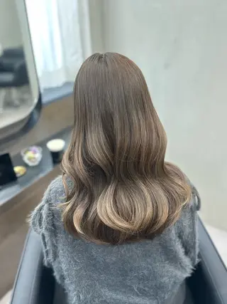 ロング カラー ヘアアレンジ 新宿⌇韓国風ヘア ⌇透明感カラーのヘアスタイル