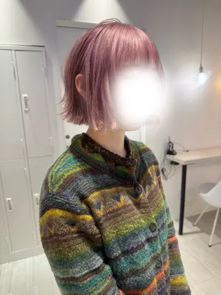 ショート カラー Ami/艶カラー/ レイヤー/ハイトーンのヘアスタイル