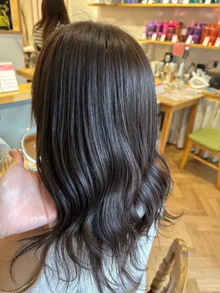 セミロング belta🌿 岡村優🌷のヘアスタイル