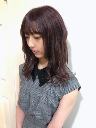 ミディアム カラー MIOベージュカラー 柔らかいカラーのヘアスタイル