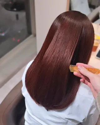 ミディアム カラー 縮毛矯正をしている人 のためのカラーのヘアスタイル