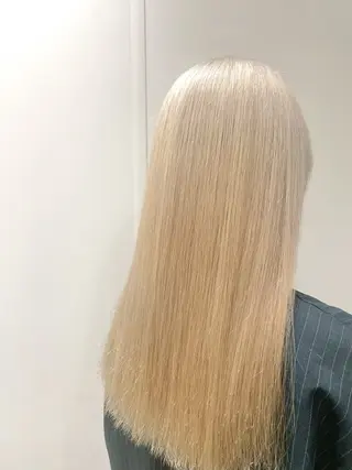 セミロング カラー EIGHT新宿 新井彩斗のヘアスタイル