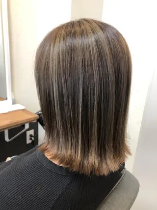 ミディアム TELA HAIRのヘアスタイル