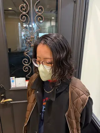 ミディアム パーマ しおり🍬 KOKORO🤍のヘアスタイル