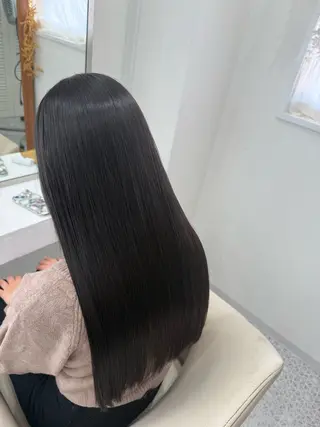 ロング カラー LOMARLIE/ NATUMIのヘアスタイル