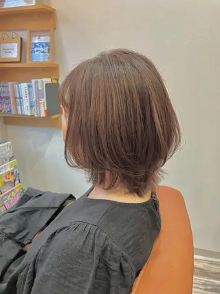 ミディアム 須賀 知穂のヘアスタイル