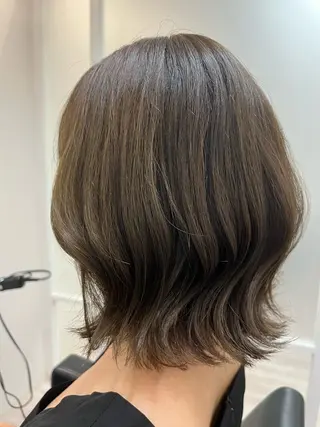 ミディアム カラー 比嘉 黎花のヘアスタイル