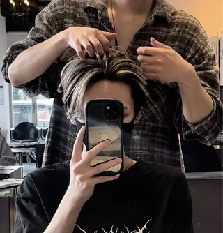 カラー メンズ 静岡/草薙パーマ メンズバレイヤージュのヘアスタイル