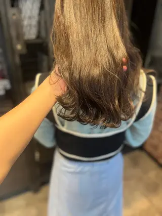 セミロング カラー パーマ ヘアアレンジ メンズ キッズ ネイル マツエク・マツパ アイブロウ 久木原 ゆりのヘアスタイル