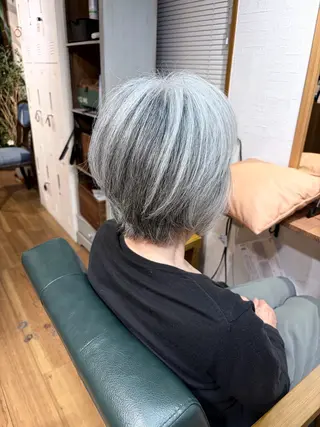 ショート レイヤー透明感カラー /gima🌱のヘアスタイル
